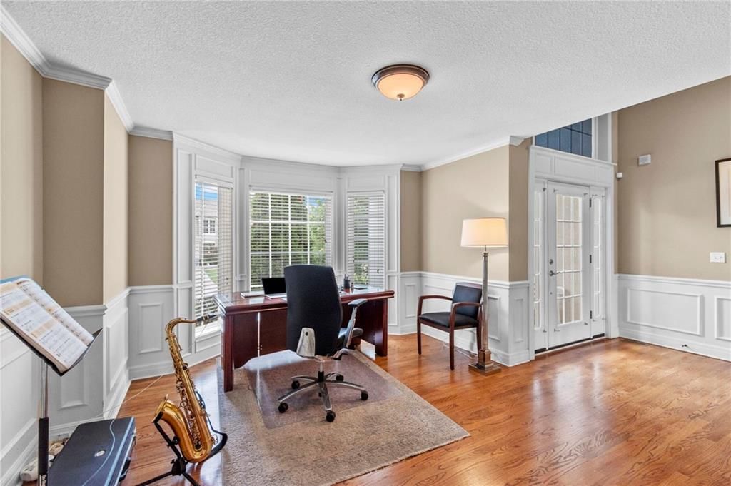 9020 N Oxford Avenue — photo 16