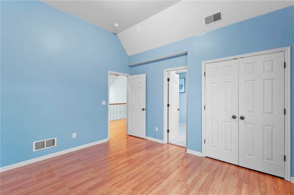 9020 N Oxford Avenue — photo 19