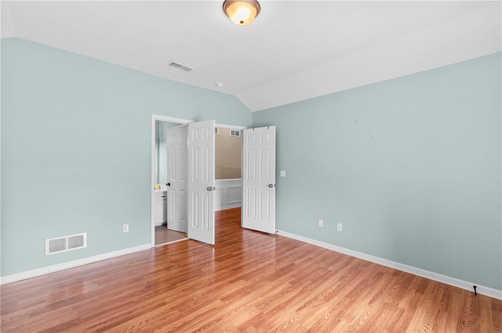 9020 N Oxford Avenue — photo 25