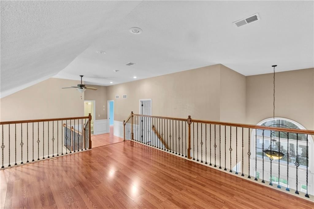 9020 N Oxford Avenue — photo 33