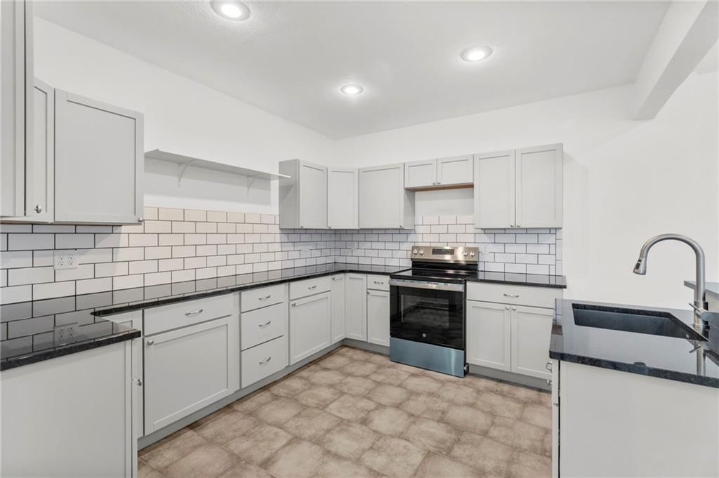 9020 N Oxford Avenue — photo 38