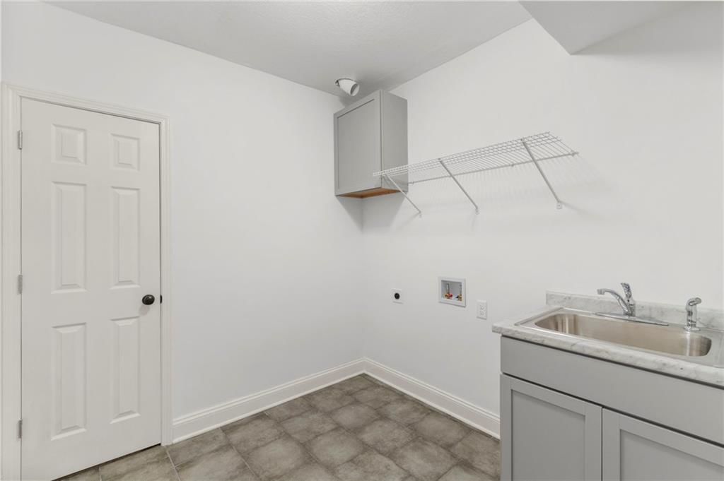 9020 N Oxford Avenue — photo 42