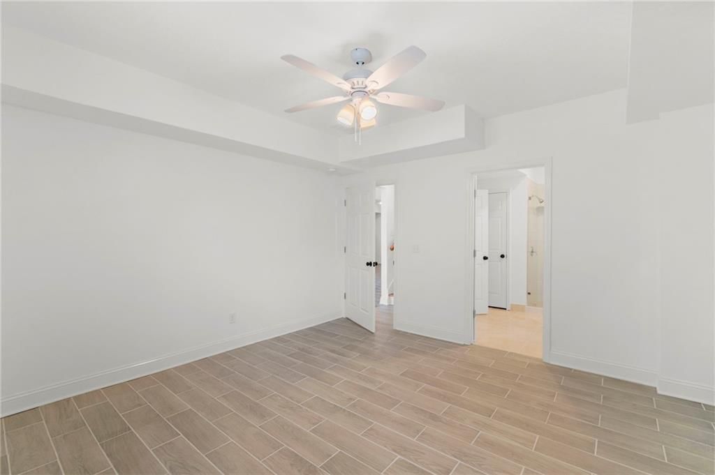 9020 N Oxford Avenue — photo 44