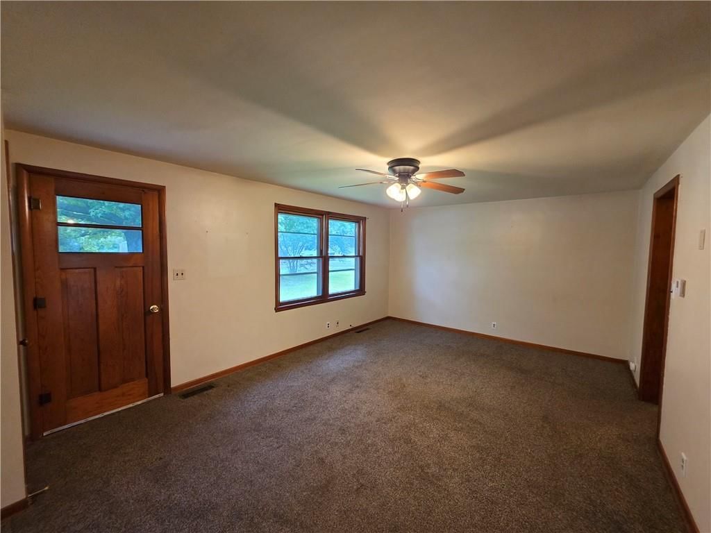 210 W Fields Boulevard — photo 5