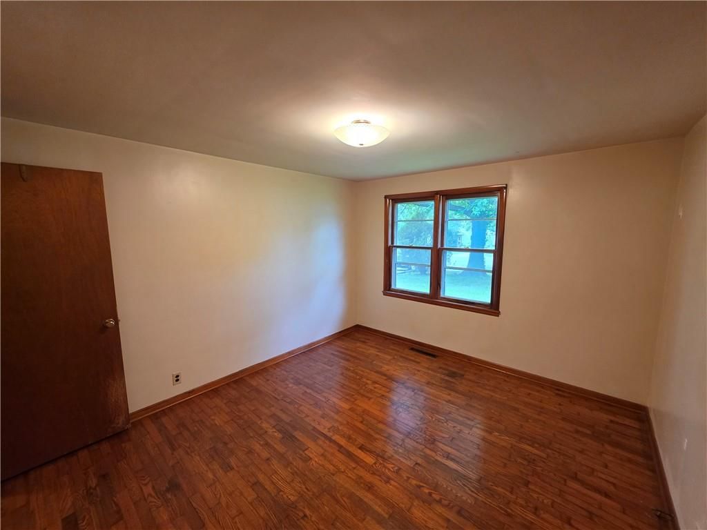 210 W Fields Boulevard — photo 14