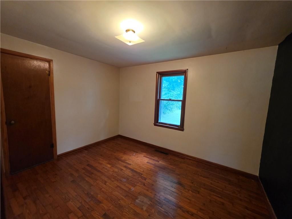 210 W Fields Boulevard — photo 16