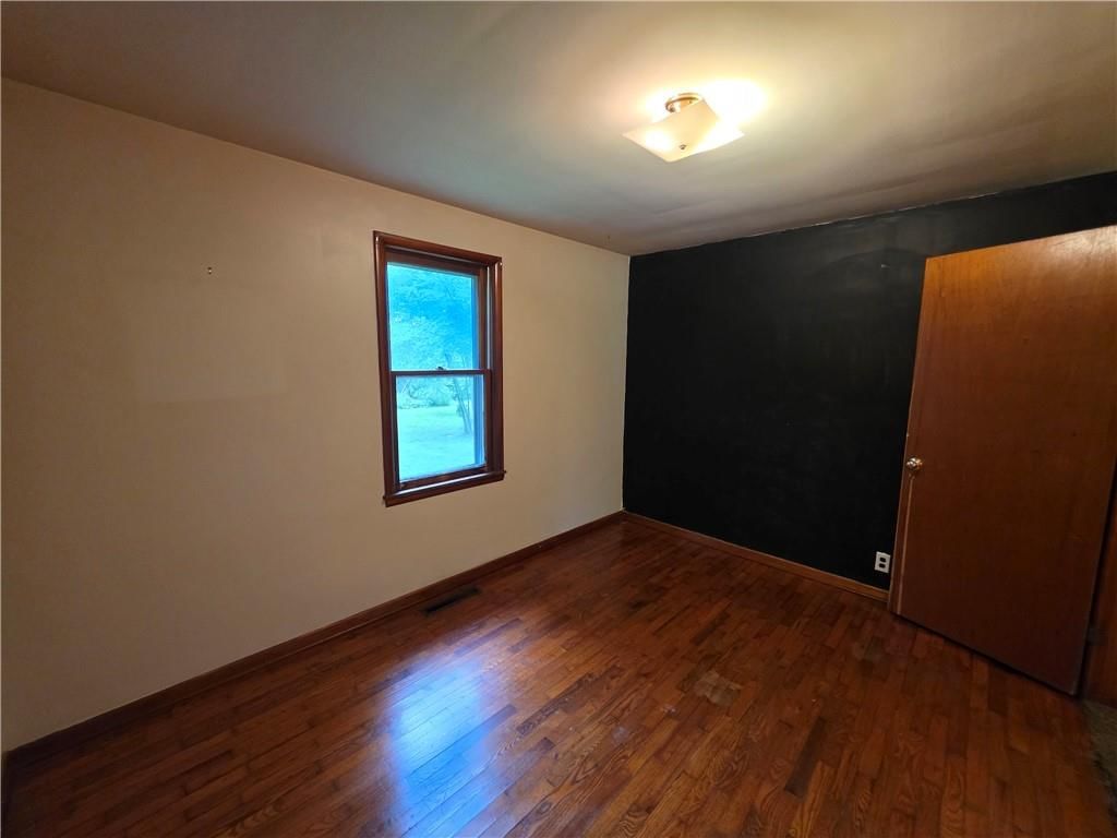 210 W Fields Boulevard — photo 17