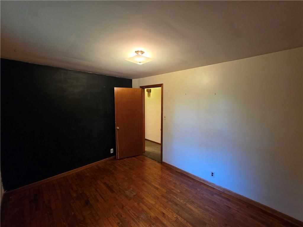 210 W Fields Boulevard — photo 18