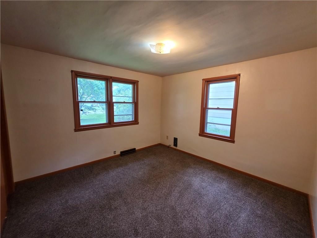 210 W Fields Boulevard — photo 20