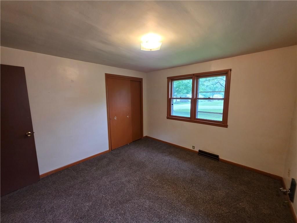 210 W Fields Boulevard — photo 23
