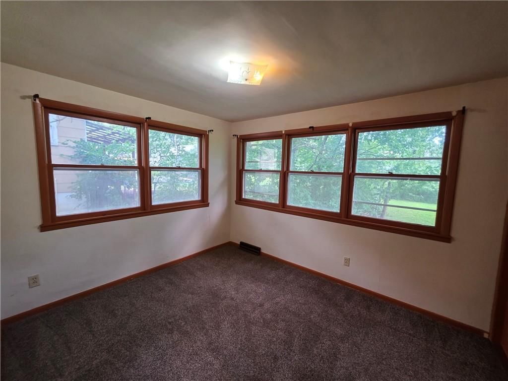 210 W Fields Boulevard — photo 25