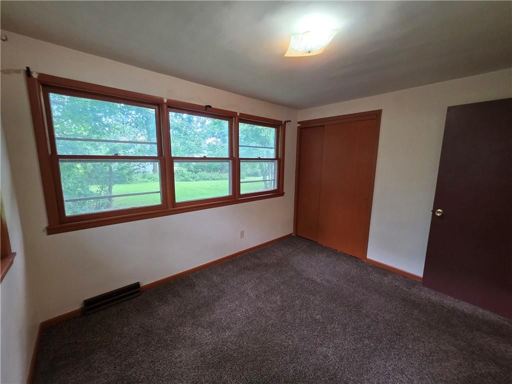 210 W Fields Boulevard — photo 26