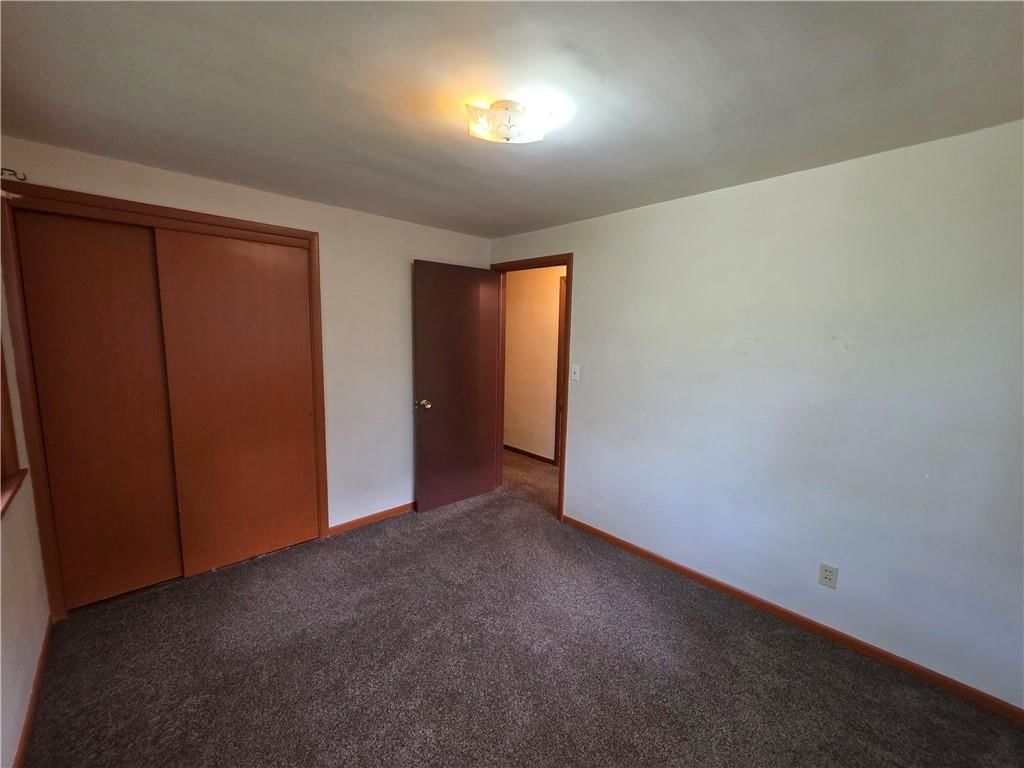210 W Fields Boulevard — photo 27