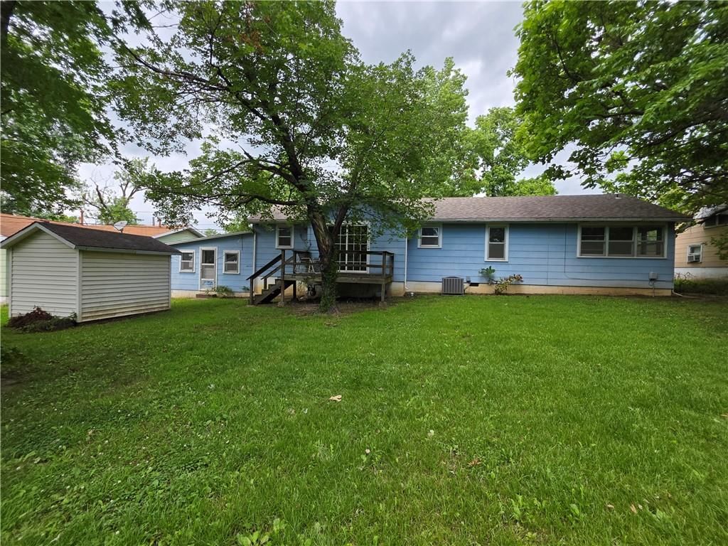 210 W Fields Boulevard — photo 35