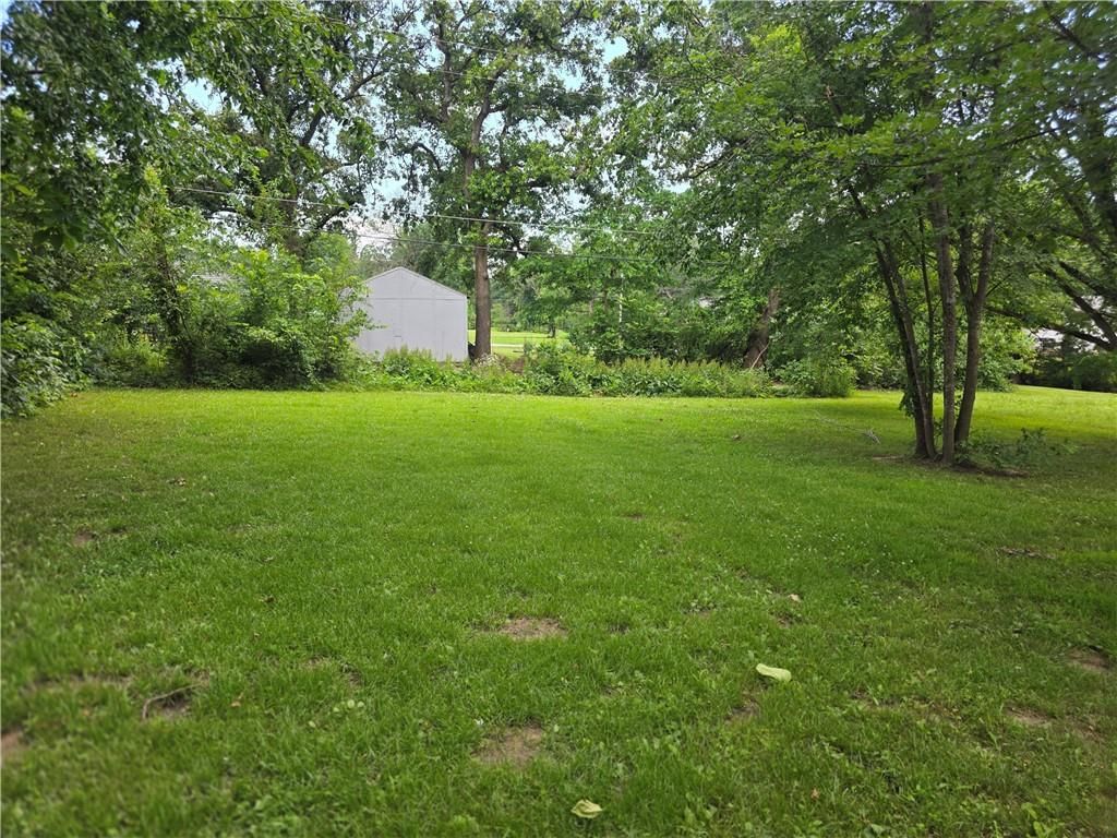 210 W Fields Boulevard — photo 37