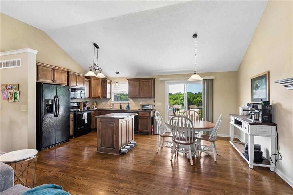 8315 NE 116th Street — photo 10