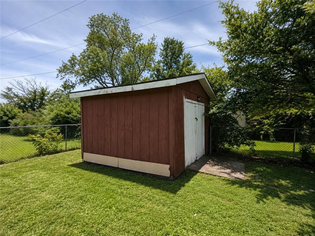 1601 Neosho Street — photo 22