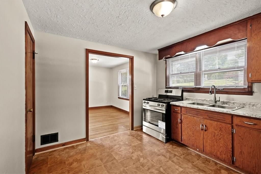 8905 E 55TH Street — photo 10
