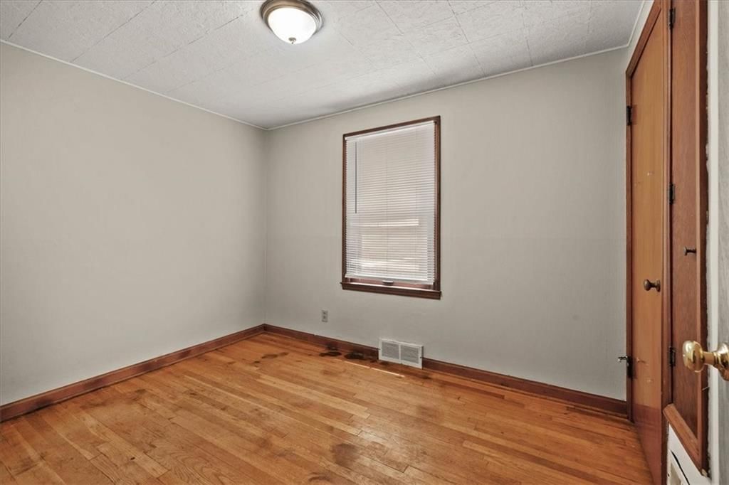 8905 E 55TH Street — photo 16