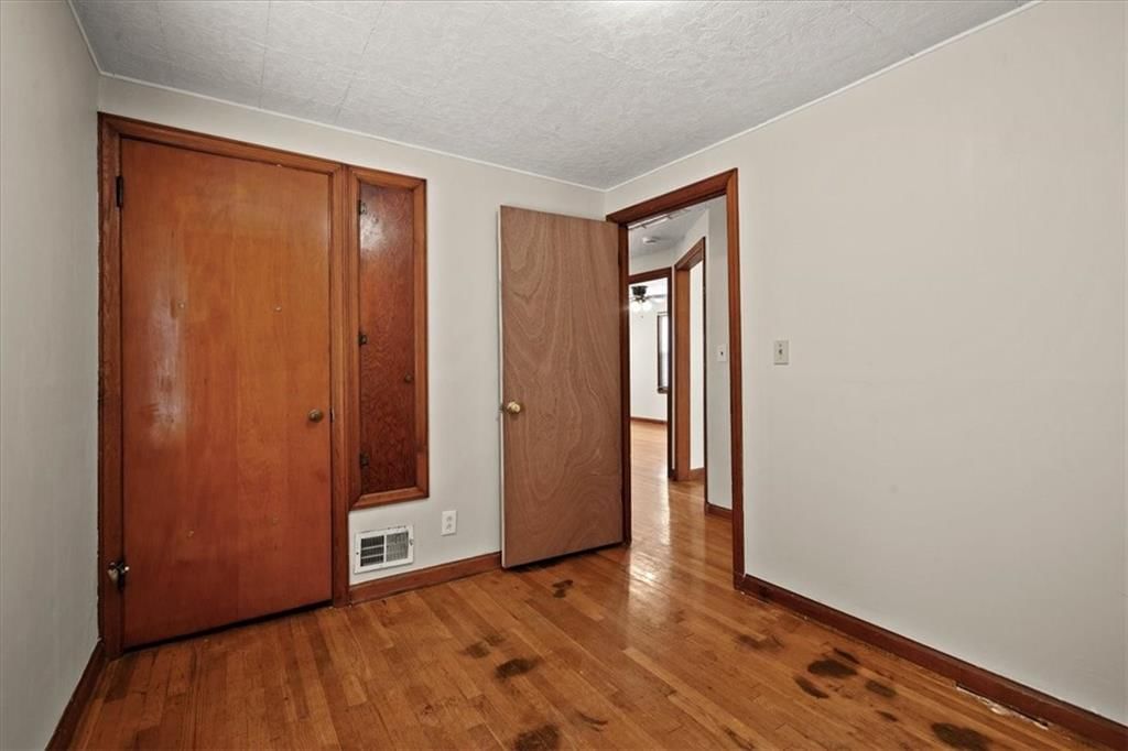 8905 E 55TH Street — photo 17