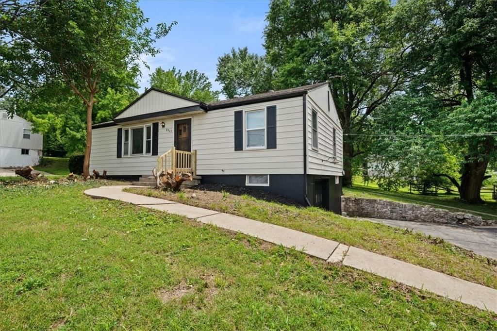 8905 E 55TH Street — photo 25