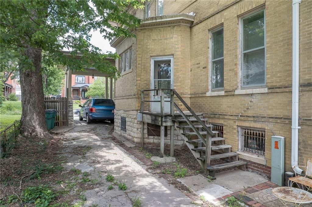 2120 Faraon Street — photo 6