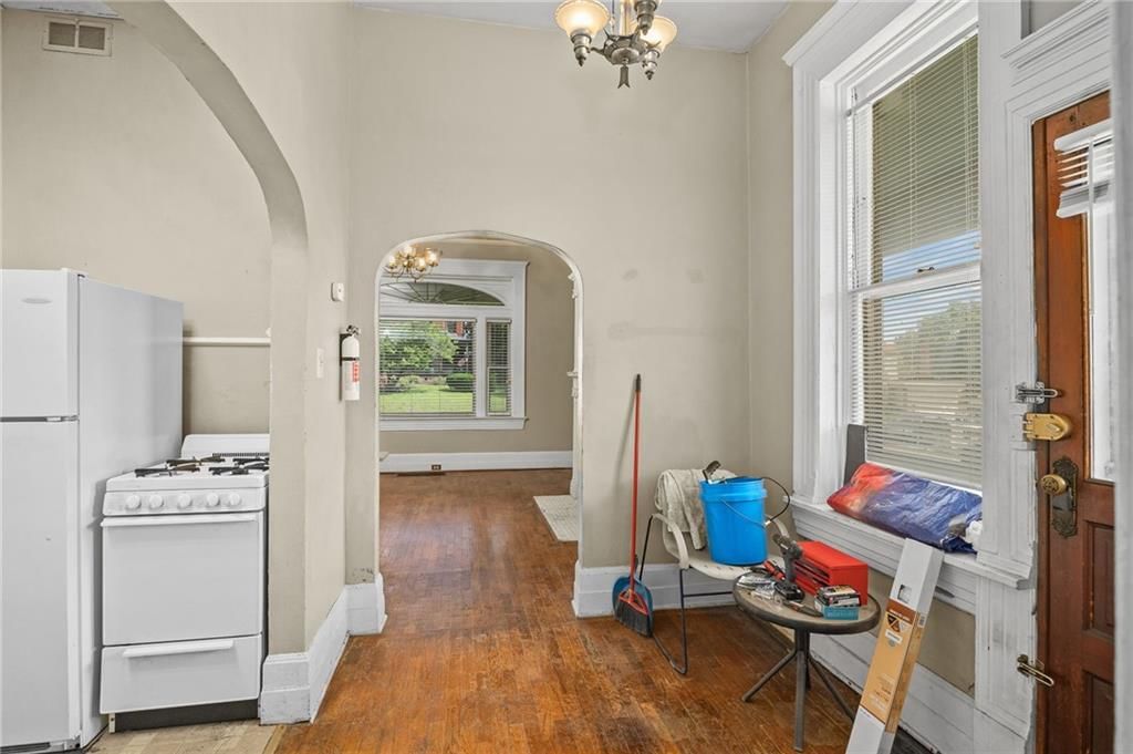 2120 Faraon Street — photo 40