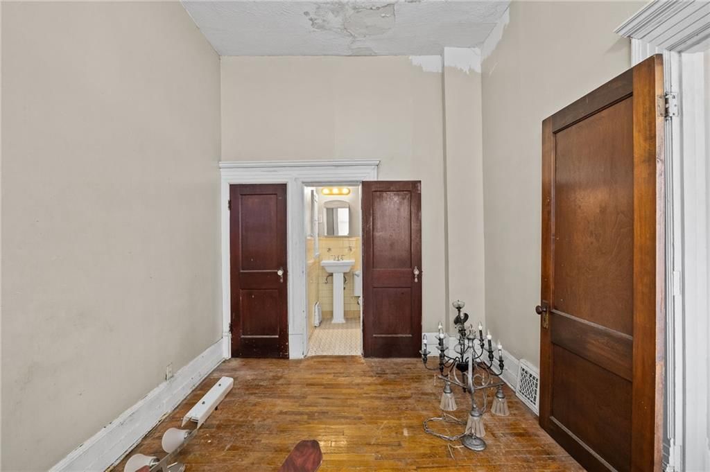 2120 Faraon Street — photo 41