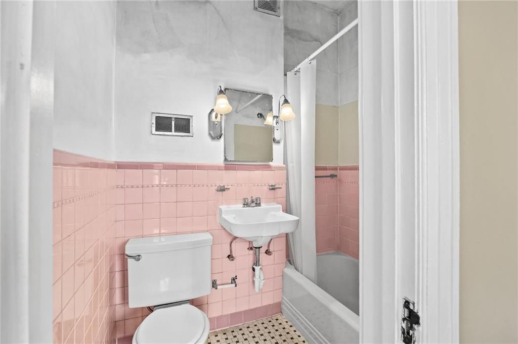 2120 Faraon Street — photo 70