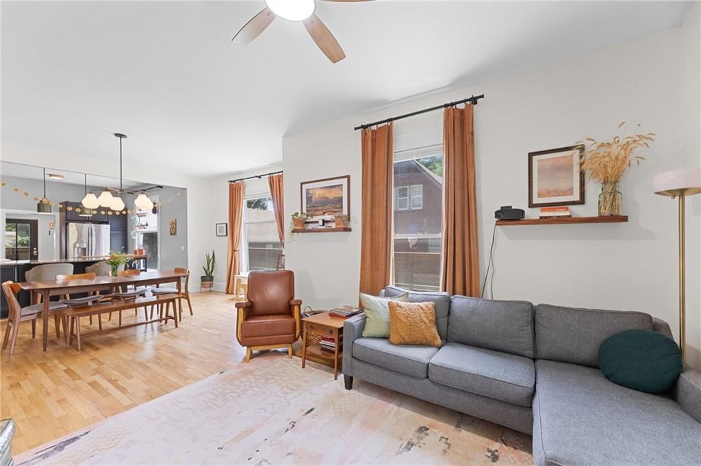 221 S Colborn Street — photo 9