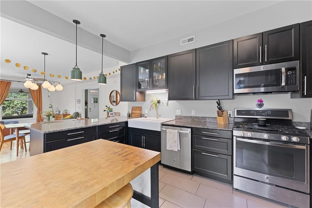 221 S Colborn Street — photo 14
