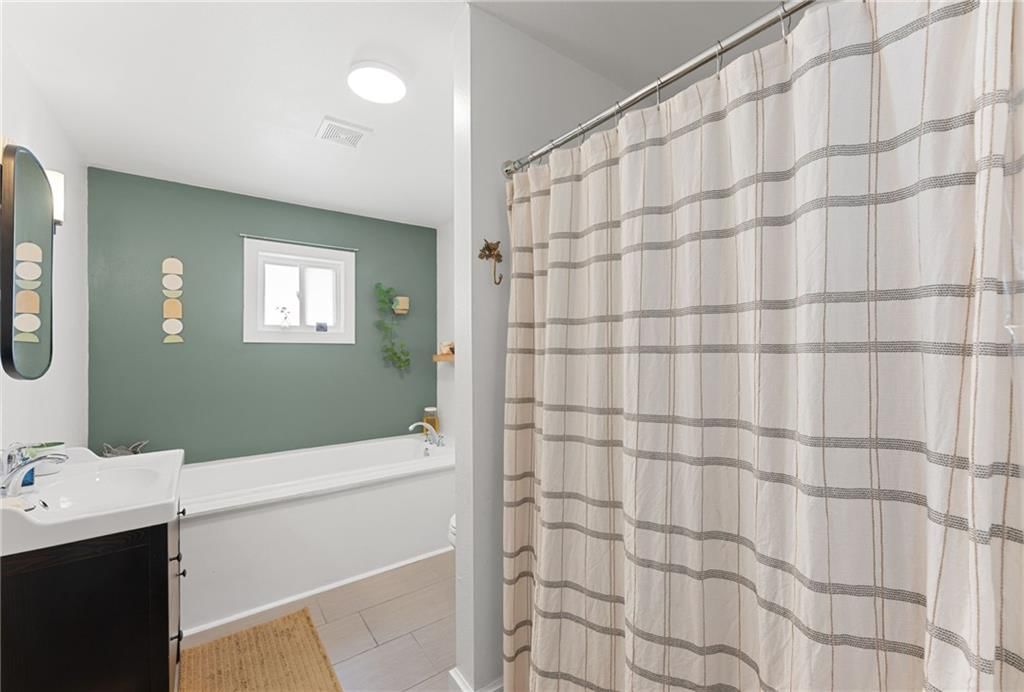 221 S Colborn Street — photo 18