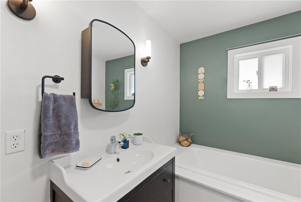 221 S Colborn Street — photo 19