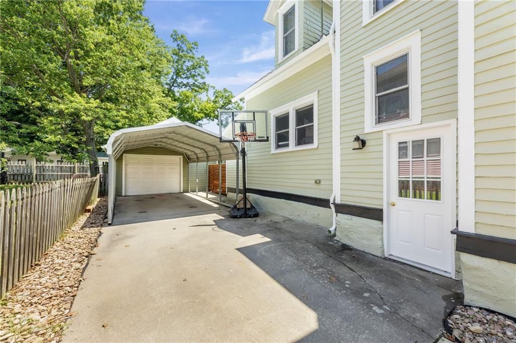 221 S Colborn Street — photo 34