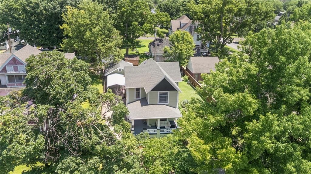 221 S Colborn Street — photo 41