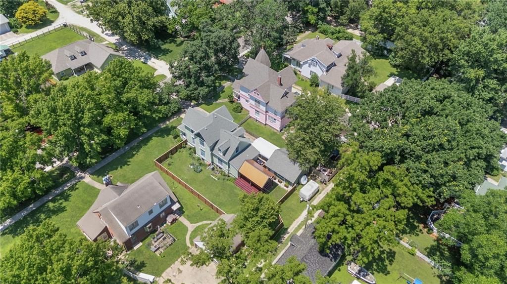 221 S Colborn Street — photo 42