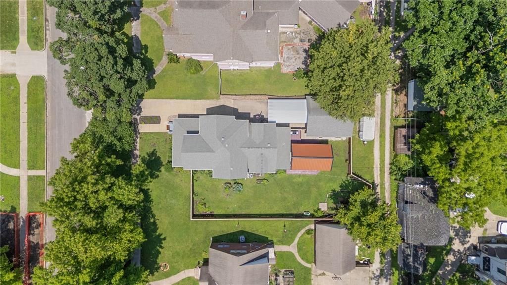 221 S Colborn Street — photo 43