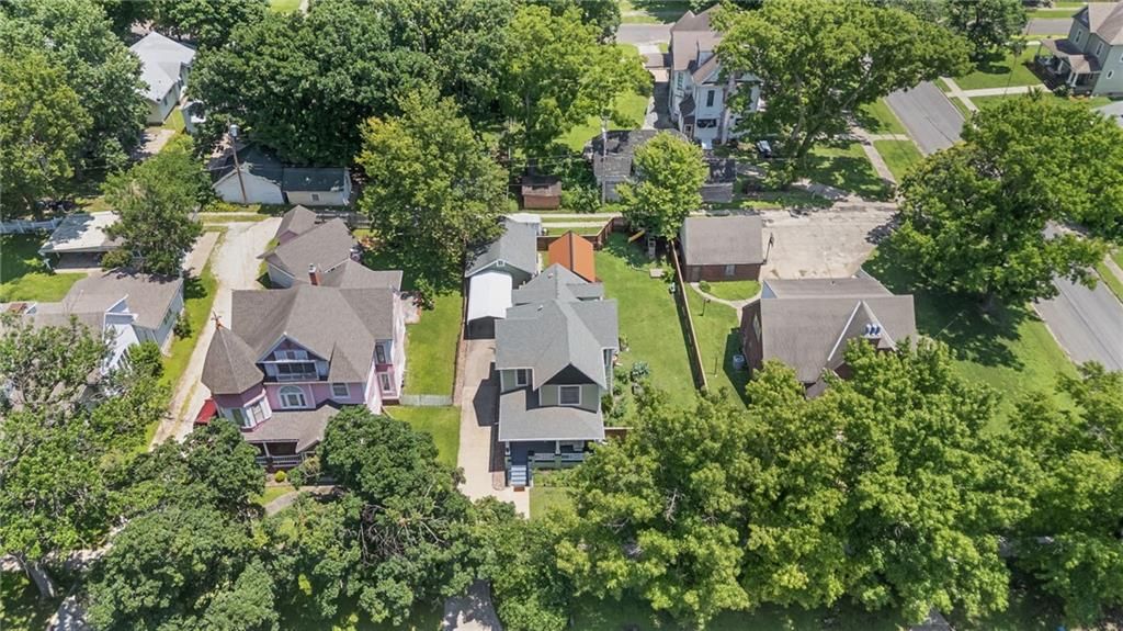 221 S Colborn Street — photo 44