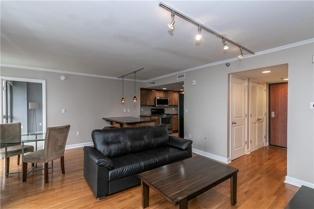 600 Admiral Boulevard — photo 4