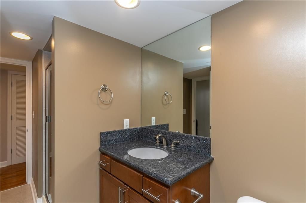 600 Admiral Boulevard — photo 9