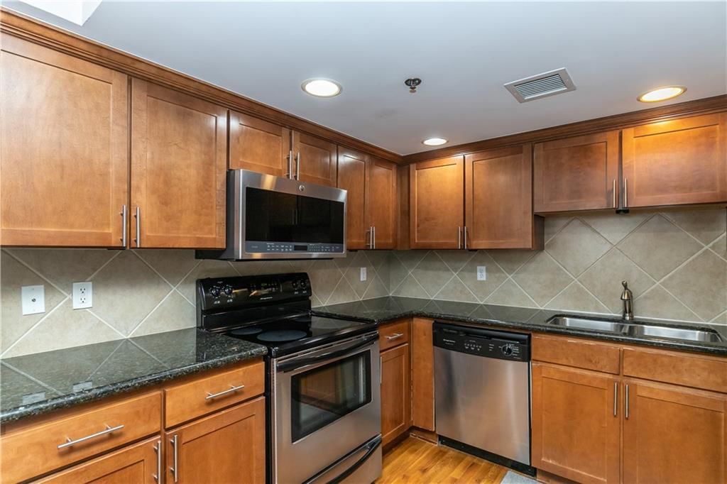 600 Admiral Boulevard — photo 19