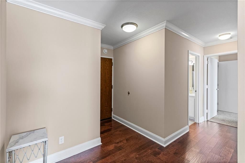 2510 Grand Boulevard — photo 12