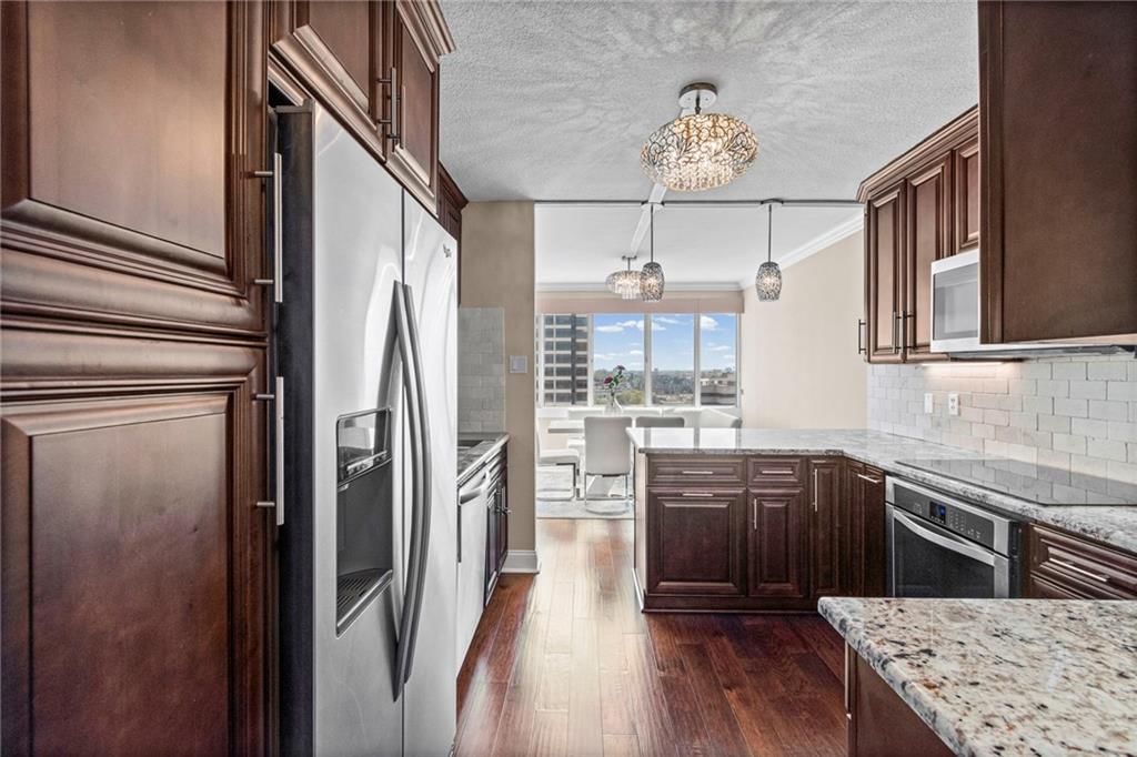 2510 Grand Boulevard — photo 20