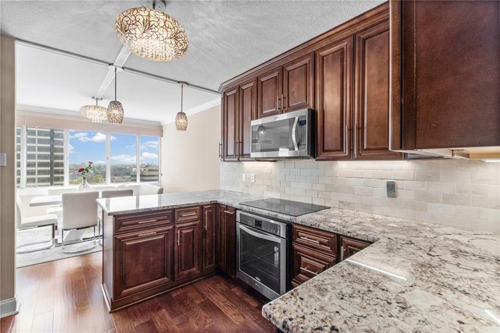 2510 Grand Boulevard — photo 21