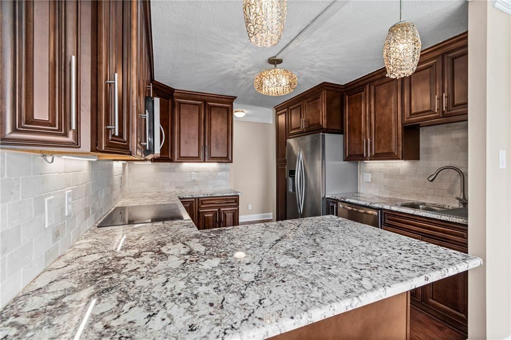 2510 Grand Boulevard — photo 24