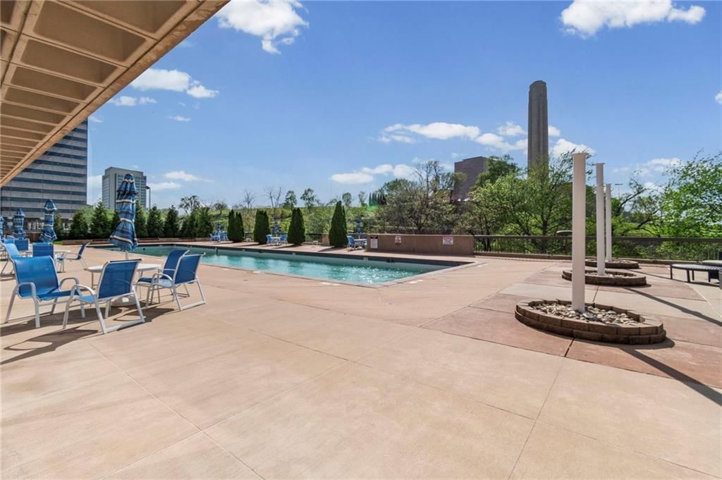 2510 Grand Boulevard — photo 44