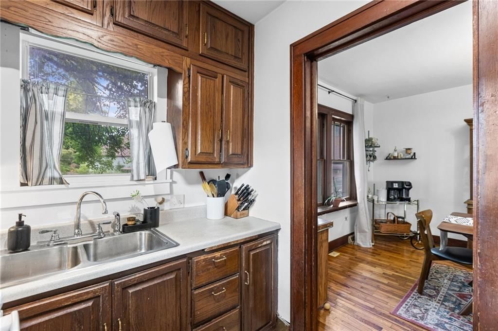 319 W 5th Street — photo 11