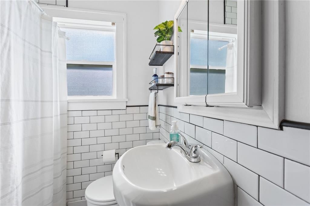 319 W 5th Street — photo 14