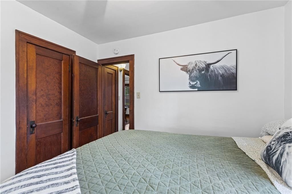 319 W 5th Street — photo 16