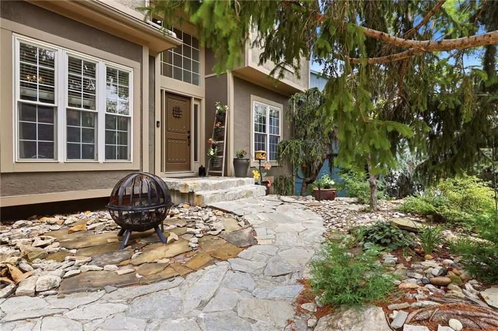 23536 W 73rd Terrace — photo 3